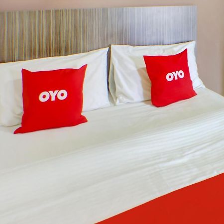 Oyo 89985 Js Hotel Johor Bahru Extérieur photo