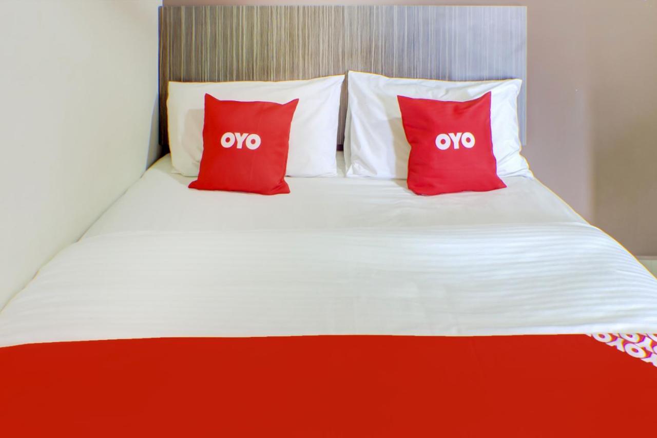 Oyo 89985 Js Hotel Johor Bahru Extérieur photo