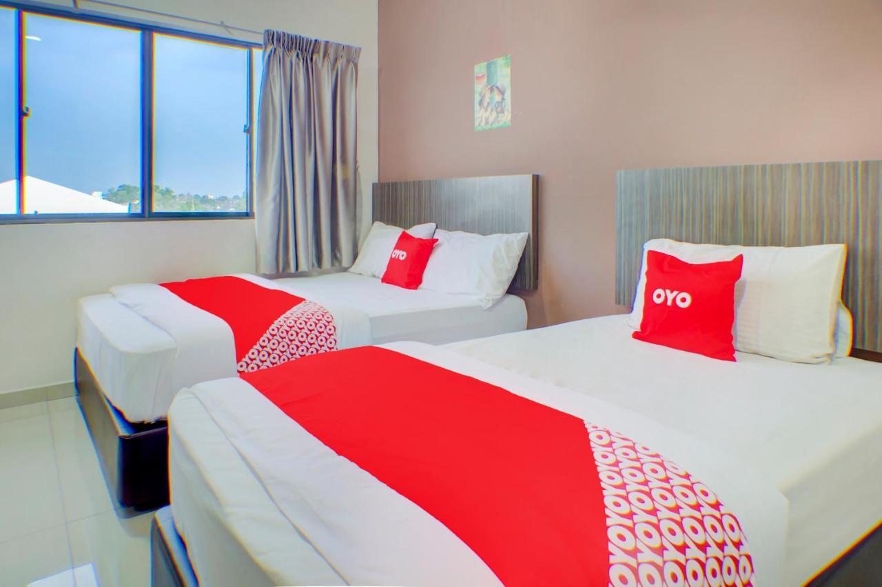 Oyo 89985 Js Hotel Johor Bahru Extérieur photo