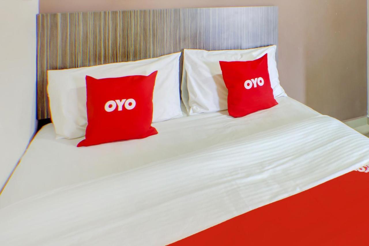 Oyo 89985 Js Hotel Johor Bahru Extérieur photo