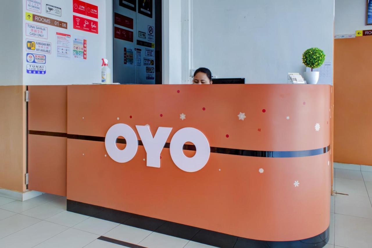 Oyo 89985 Js Hotel Johor Bahru Extérieur photo