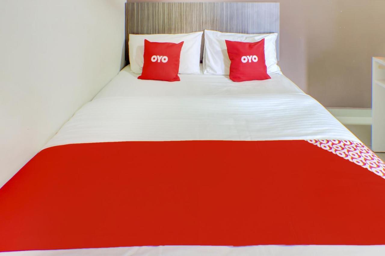 Oyo 89985 Js Hotel Johor Bahru Extérieur photo