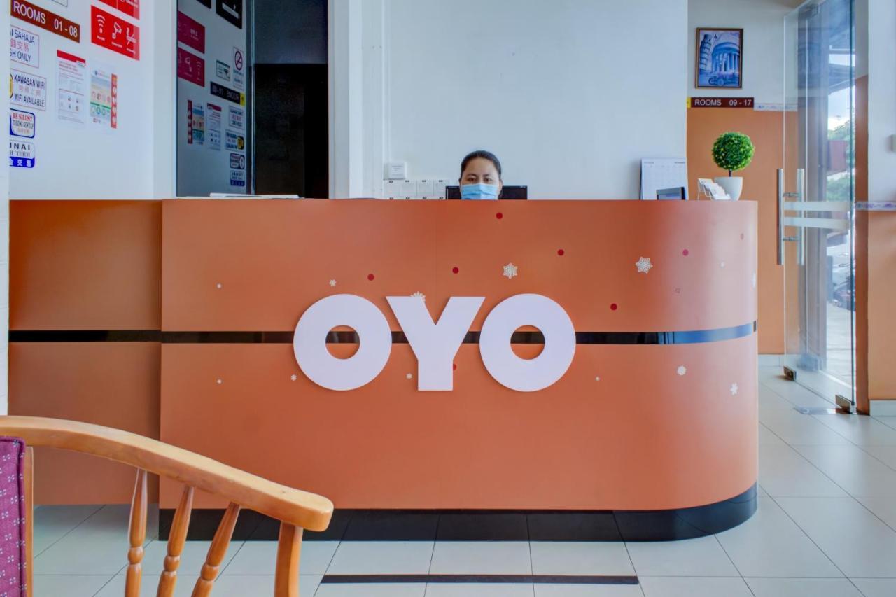 Oyo 89985 Js Hotel Johor Bahru Extérieur photo